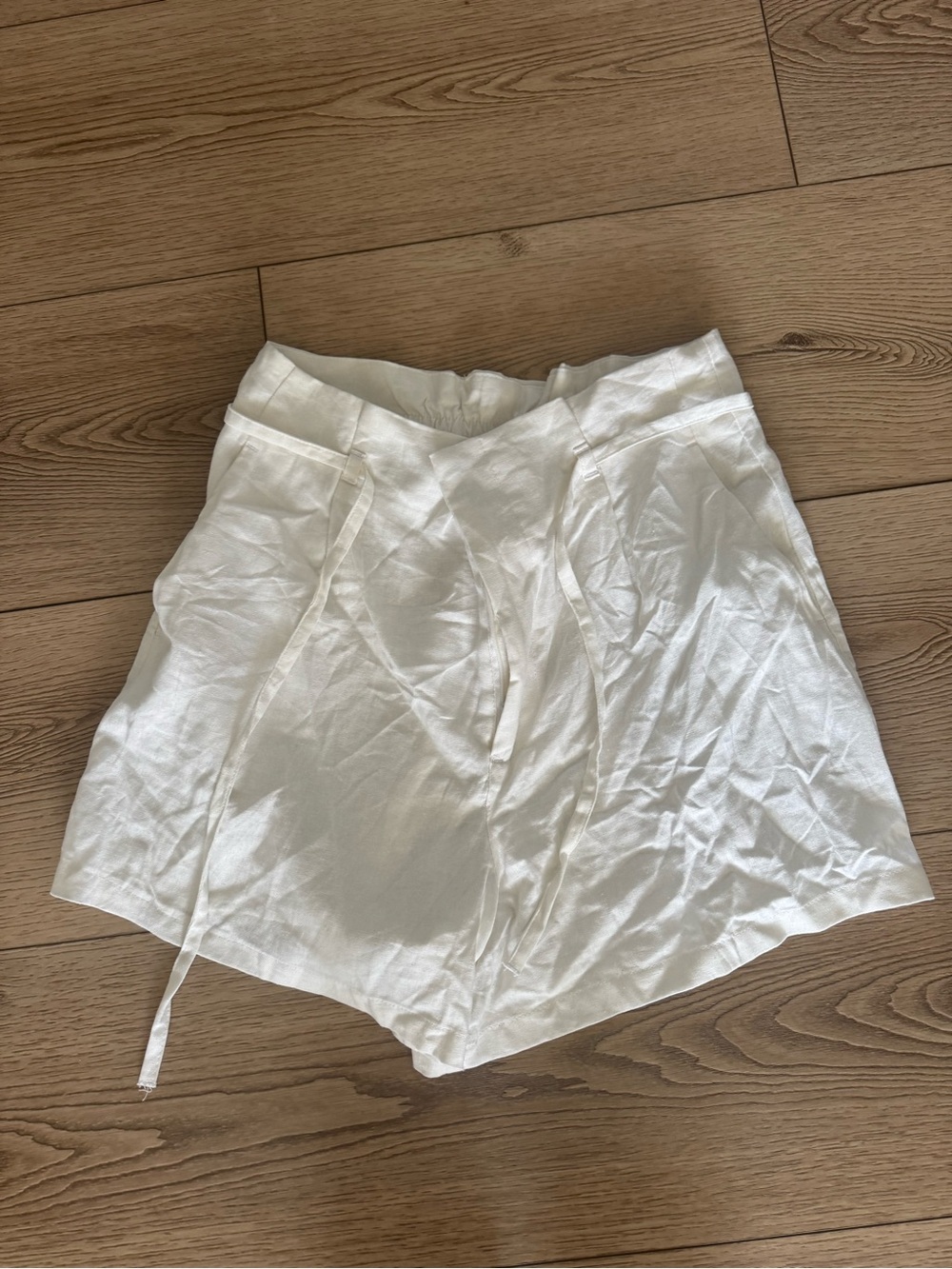 Love Tree White High-Waist Tie-Front Linen-Blend Shorts